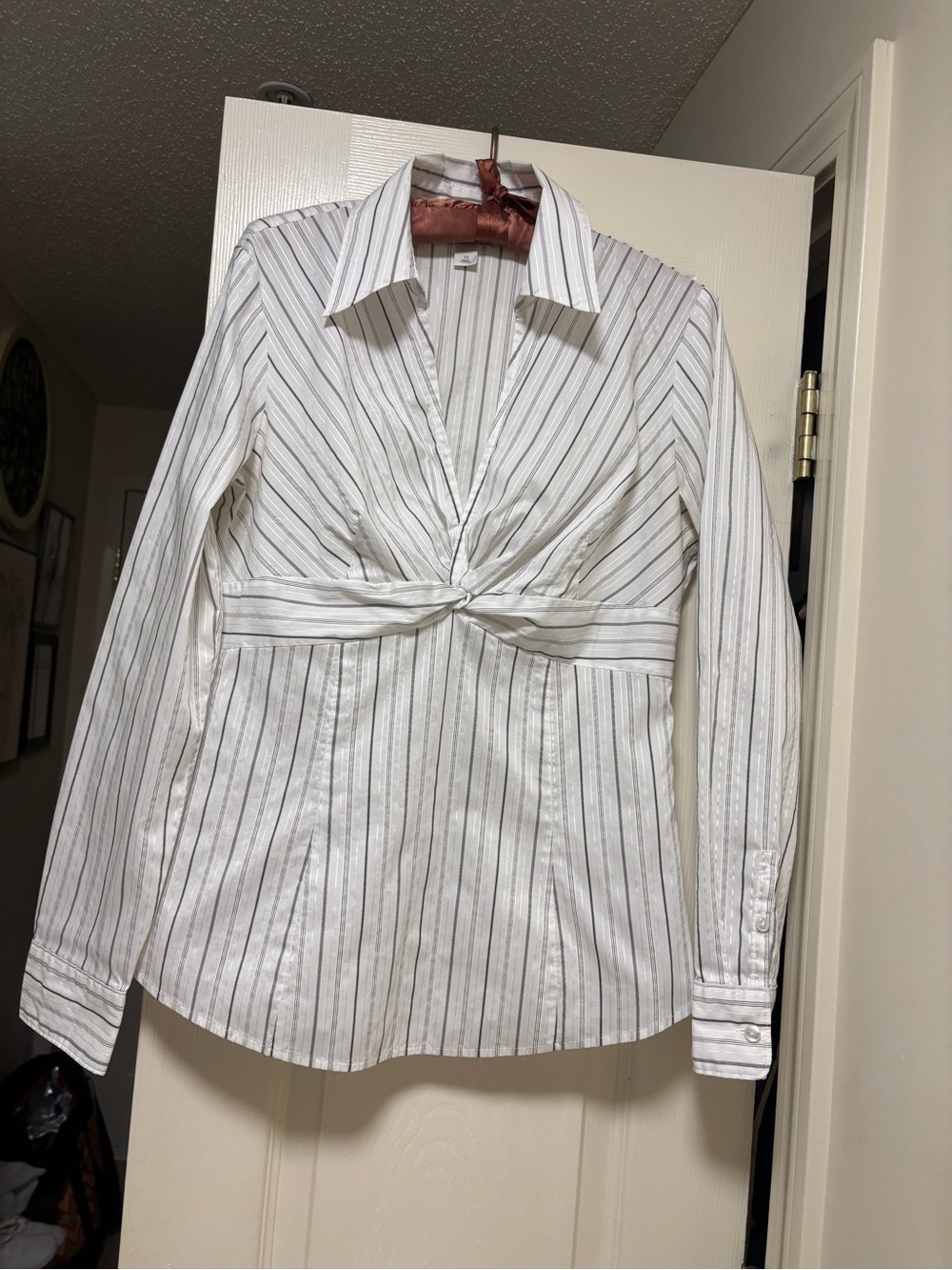 Vintage white black striped blouse. Ann Taylor Loft size 10. A side zipper. $16.